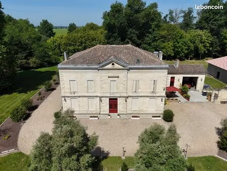 demeure bourgeoise de 1850 sur 11 hectares – piscine  dépendances et potentiel exceptionne