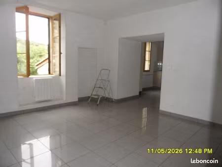 vic le comte maison de ville t4 98 83 m2 avec jardinet