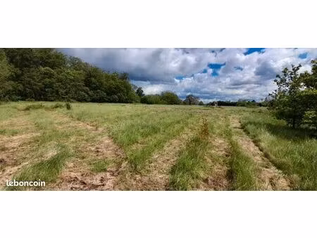 terrain 643 m² tremauville