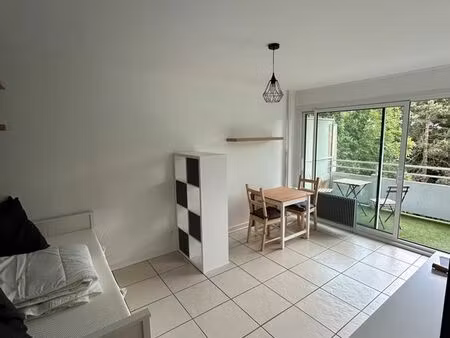charmant studio meublé