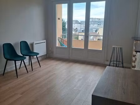 rare studio meublé avec balcon & vue cathédrale – jardin des plantes / croix-rouge – le ma
