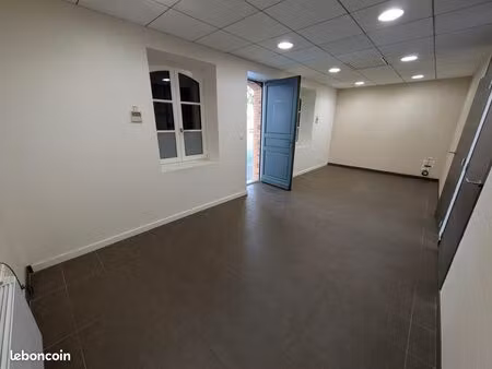 bureau comme neuf traversant 70 m² – centre rabastens (proche gare)