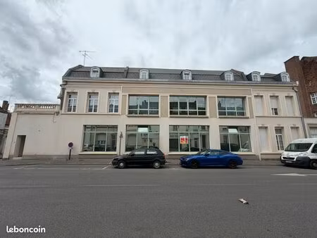 loue local commercial 250 m2 supérette ou bureaux