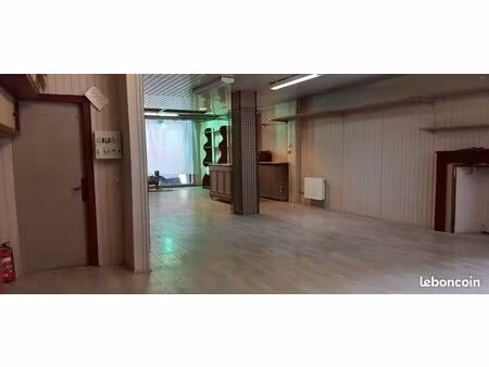grand local commercial 90 m² – rue passante commercante – lacaune centre ville