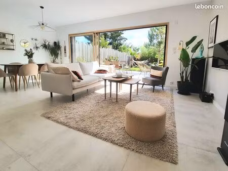 maison contemporaine   à deux pas de la gare