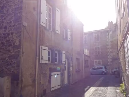 maison de bourg dans une impasse