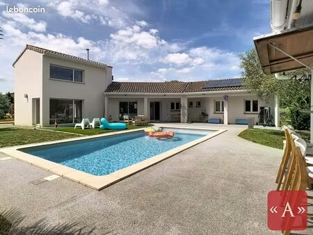maison 6 pièces 201 m²