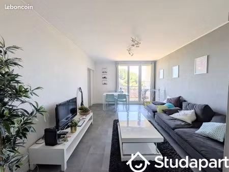 chambre 1 pièce 9 m²