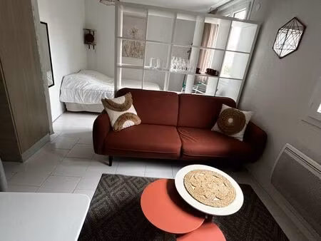 location studio meublé