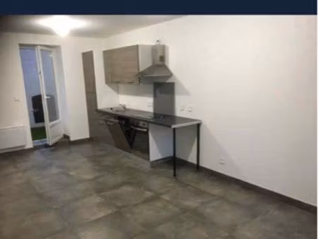 appartement t3 en rez-de-chaussée avec terrasse en centre ville