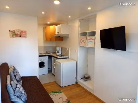 beau studio meublé idéal étudiante dans un lotissemnt très calme
