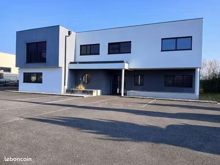 bureau 365m2 avec parking