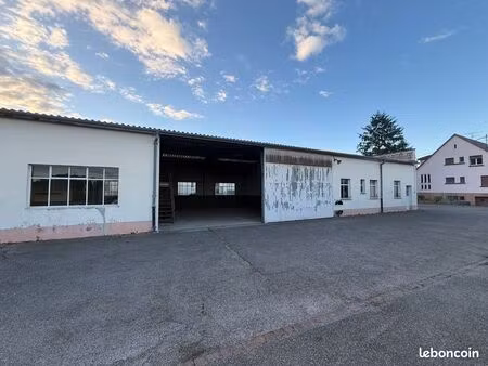 dépôt / hangar