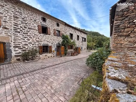ferme 6 pièces 200 m²