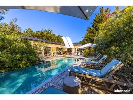 maison 7 pièces 220 m²