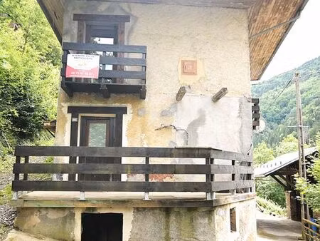 maison à 650m d'altitude – calme absolu  terrain 1400m² et grange