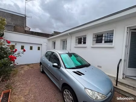 thouars centre ville - maison plain pied t3 avec cour et garage