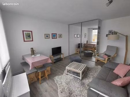 studio 1 pièce 32 m²