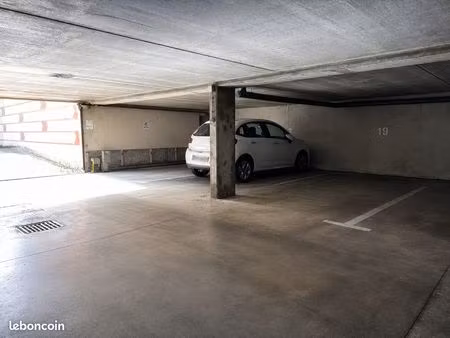 place de parking sécurisée – résidence récente – eysines