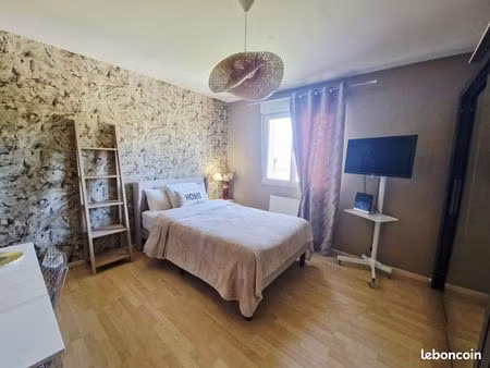 chambre étudiante meublée 12m2