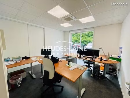 bureaux 136 m²