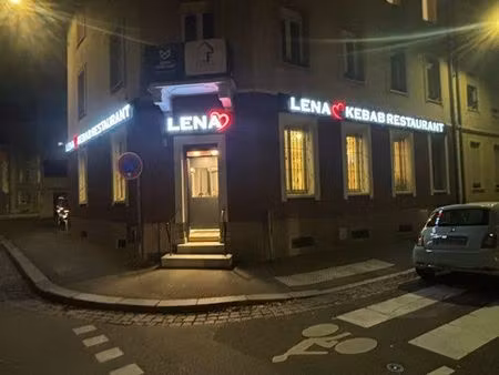 restaurant kebab avec grande terrasse