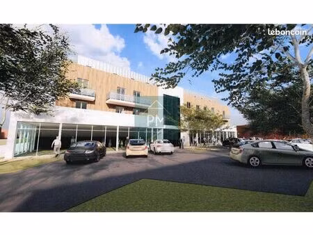 local commercial 140 m² corbie