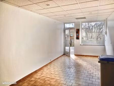 local commercial de 38m² à solre le château