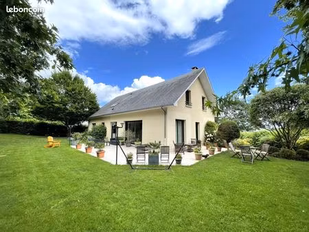 maison 9 pièces 205 m²