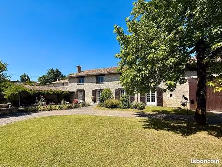 propriété 10 pièces 252 m²