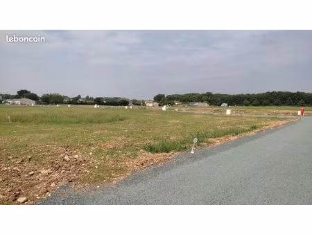 terrain 343 m² aiffres