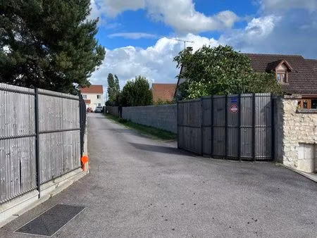 terrain constructible viabilisé 799m2