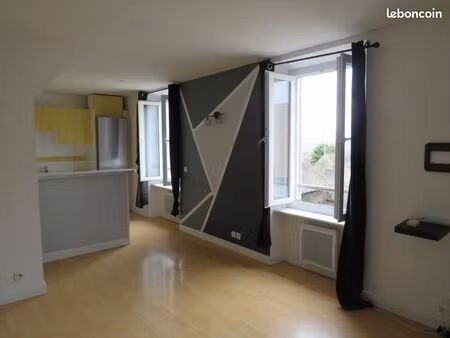 appartement t3 en duplex en plein coeur d'epone