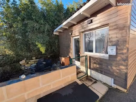 location studio meublée