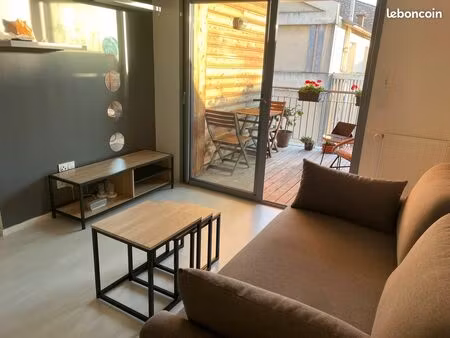 t2 hyper centre niort avec belle terrasse