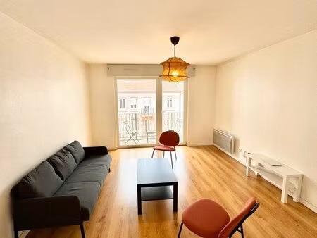 t2 meublé lumineux avec balcon et parking – neudorf
