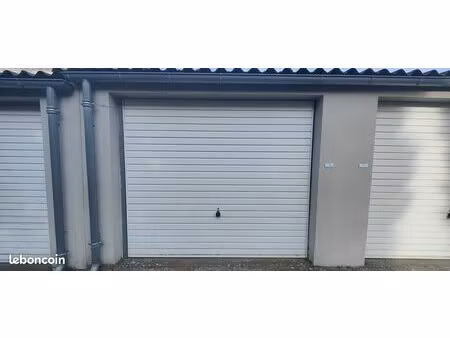 a louer garage 16m2 + place de parking