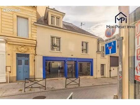 local 207 m² laval