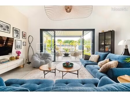 propriété 6 pièces 160 m²