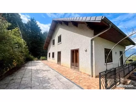 maison 11 pièces 250 m²
