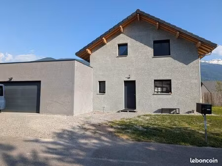 maison récente de 136m2 (loi carrez) à gilly sur isère