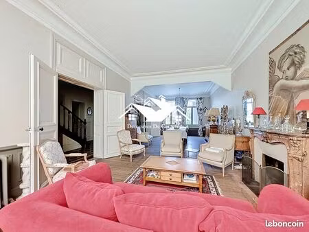 maison 10 pièces 344 m²