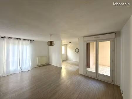 location t4 haut cenon 77m2
