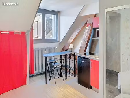 studio meublé récemment rénové de 15 m² – hyper-centre chambéry – rue favre