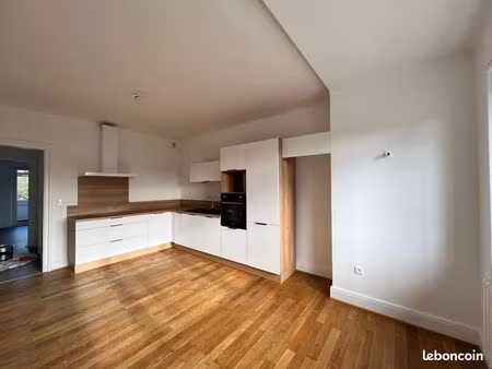 colmar rue de la semm spacieux f3/4 de 82.77m² avec 2 parkings et cave