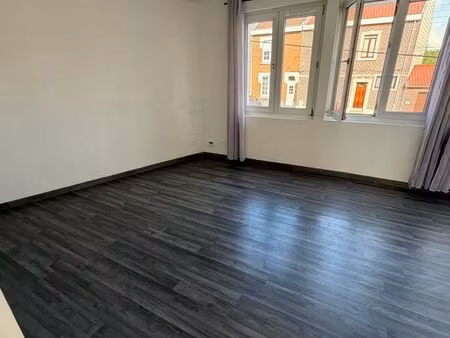 appartement t2 dans un petit immeuble tranquille de 3 appartements