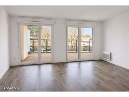 direct particulier - f3 lumineux avec terrasse et balcon – centre-ville de meaux