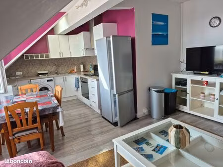 particulier loue à l'année t3 meublé -pornic centre ville haute