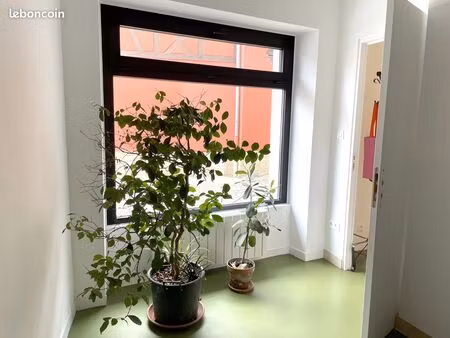bureau indépendant en coworking