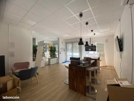 commerce 96 m²